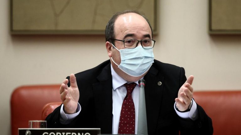 Iceta excusa a la Generalitat por la baja vacunación de policías