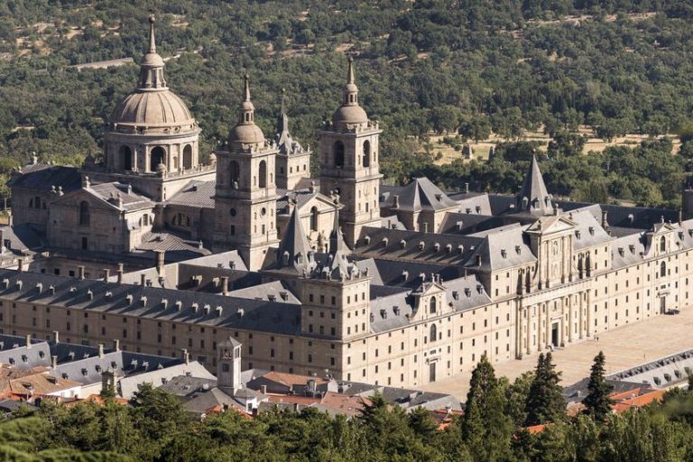 Patrimonio Nacional recibe a más de 176.000 visitas a sus monumentos en Semana Santa