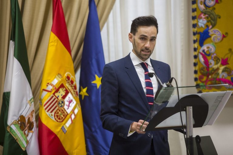 El número 2 de Interior considera «graves» las cartas amenazantes