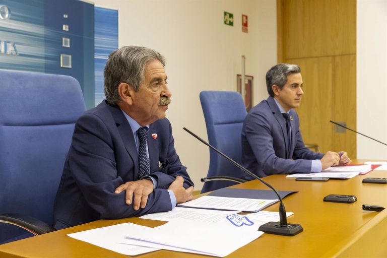 Revilla defiende la actuación de Sanidad