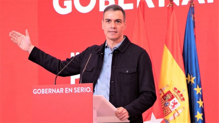 Sánchez acusa a la Comunidad de Madrid de «enredar y sembrar dudas» sobre la vacunación
