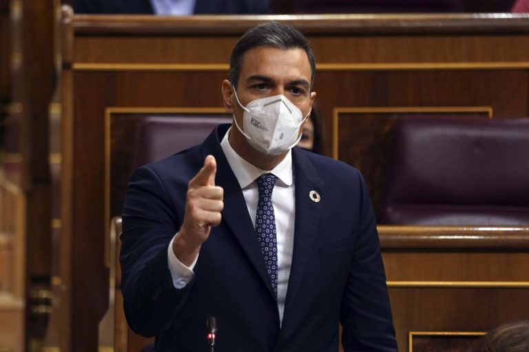 Sánchez llama a «consolidar la recuperación» y «crear empleo»