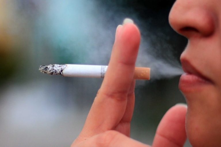 Médicos verían como una «buena» noticia que los fumadores dejaran el tabaco de combustión
