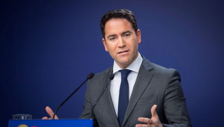 El PP pide al PSOE que condene los «ataques» de Podemos a la prensa