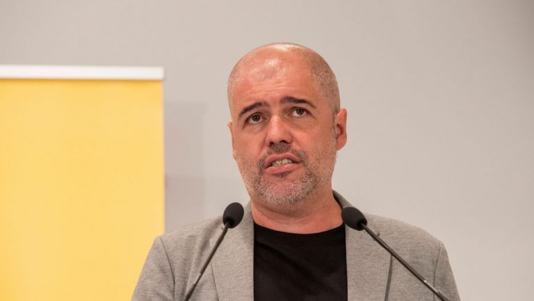 Sordo ve «nubarrones» en el empleo por los cambios en el consumo