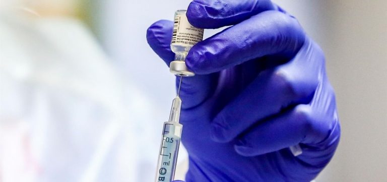 SEPAR: Las vacunas son «seguras y eficaces» para pacientes con problemas respiratorios