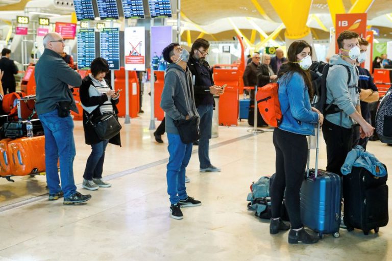 Viajeros españoles denuncian «abusos» en los precios de avión desde Nador y Tánger