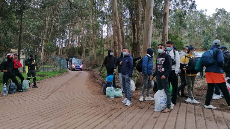 Podemos pide el cierre del campamento de Las Raíces y la salida de los menores