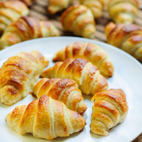El desayuno perfecto: así puedes hacer croissants caseros y comerlos recién hechos