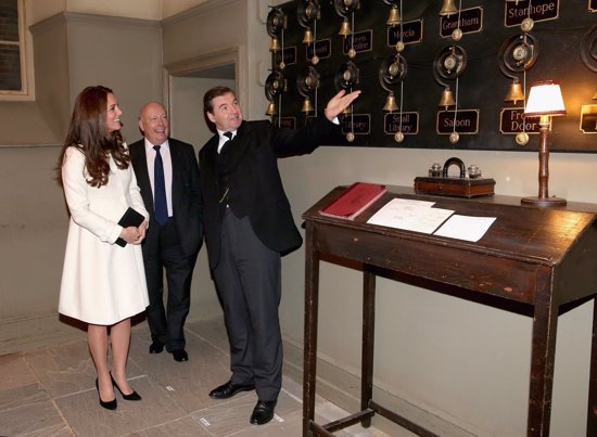 Kate Middleton, Visitando El Rodaje De 'Downton Abbey'.