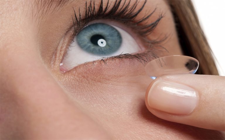 Cómo ponerse las lentillas