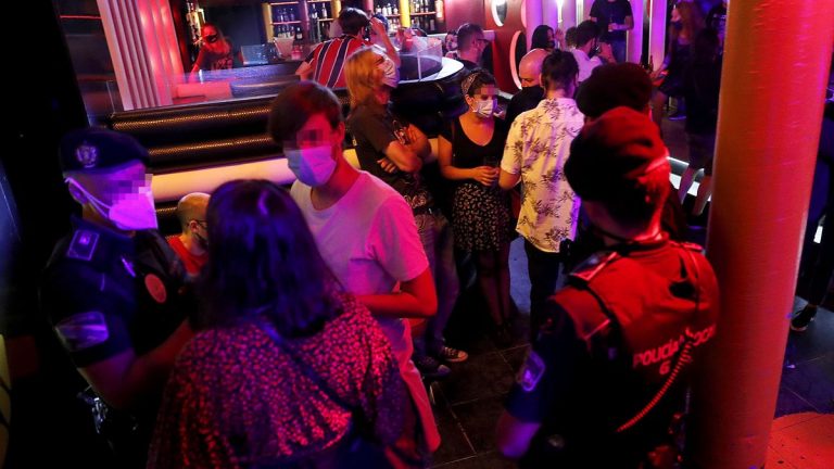 Galicia fijará qué tipo de locales son «los adecuados» para la prueba piloto del ocio nocturno