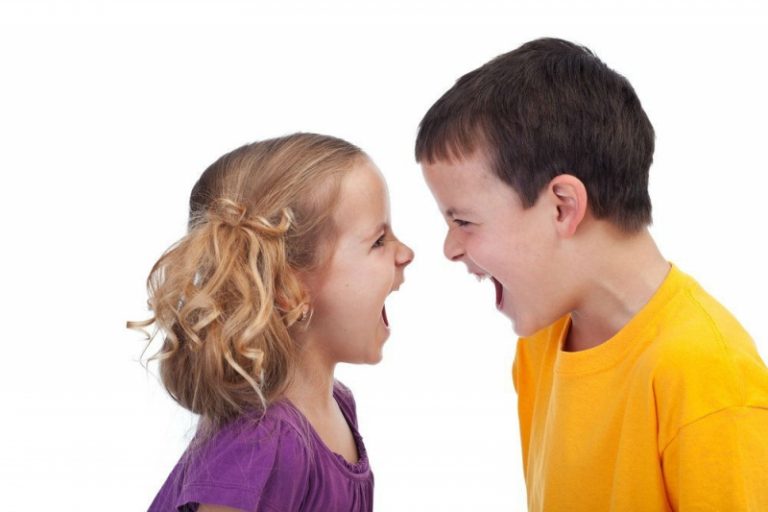 Cómo enseñar a un niño a defenderse sin violencia