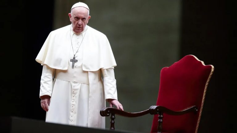 El Papa dicta que los cardenales de la Curia Romana puedan ser juzgados por un tribunal ordinario