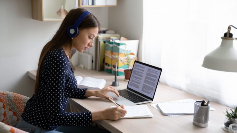 Crece la demanda de cursos online ante la reactivación de las convocatorias de oposiciones