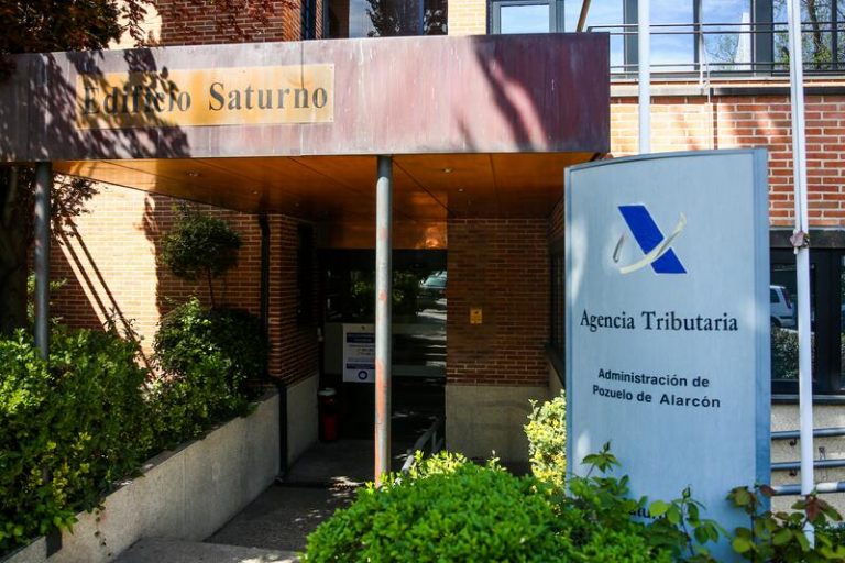 Los contribuyentes podrán solicitar desde el martes el Plan ‘Le Llamamos’ para hacer la declaración del IRPF