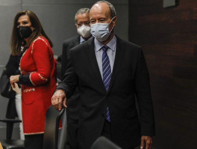 El Gobierno se abre ahora a realizar «cambios legales» para afrontar la pandemia