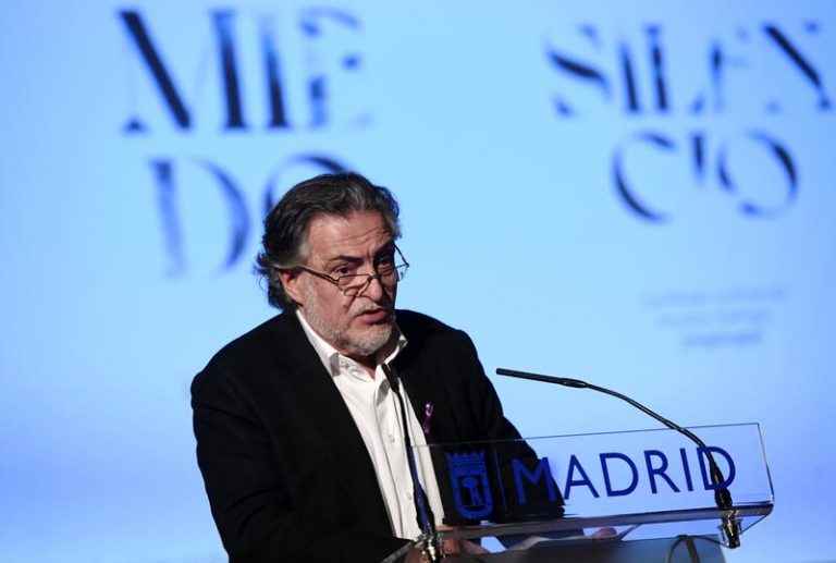 Pepu Hernández rectifica y dice que cometieron «un error» criticando la medalla a Trapiello