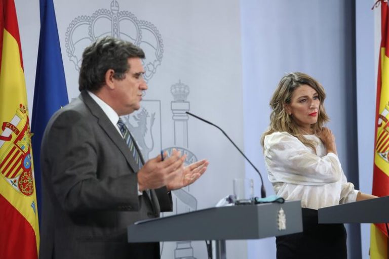 La oposición exige a Díaz y Escrivá en el Congreso el detalle de sus reformas del mercado laboral y autónomos
