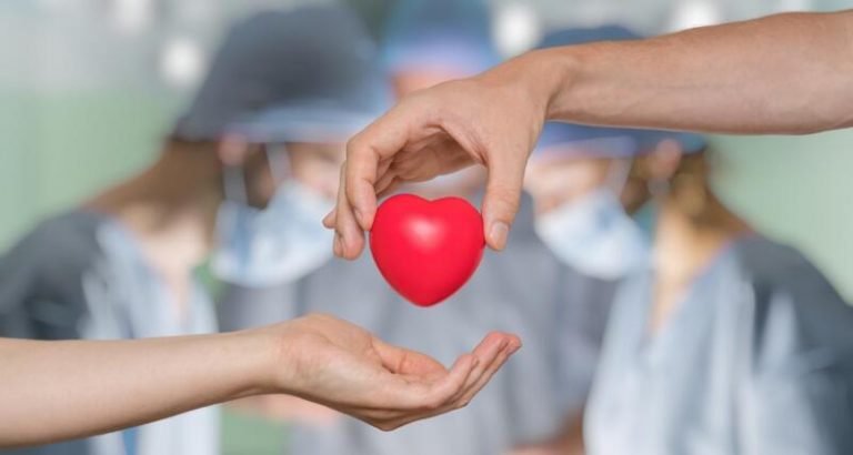 Médicos españoles realizan por primera vez un trasplante de corazón en asistolia a un bebé