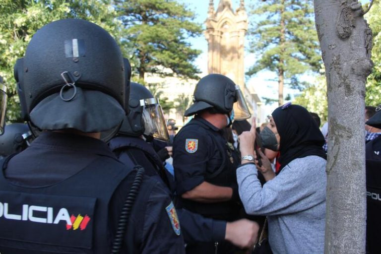 Al menos un detenido y siete heridos en los incidentes contra Vox en Ceuta