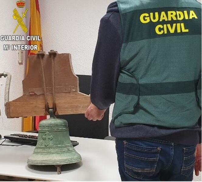 Recuperan una campana de una ermita de Alboraia (Valencia) robada hace 21 años
