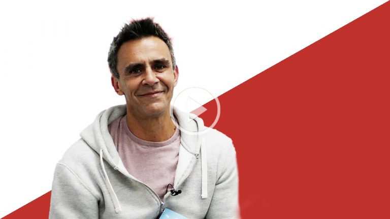 Alonso Caparrós: «Cuando uno dice ‘ser fiel a uno mismo’, la dificultad estriba en ‘saber quién eres'»