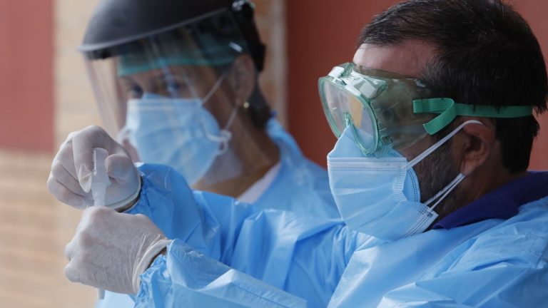 Andalucía suma 1.380 casos y siete muertes