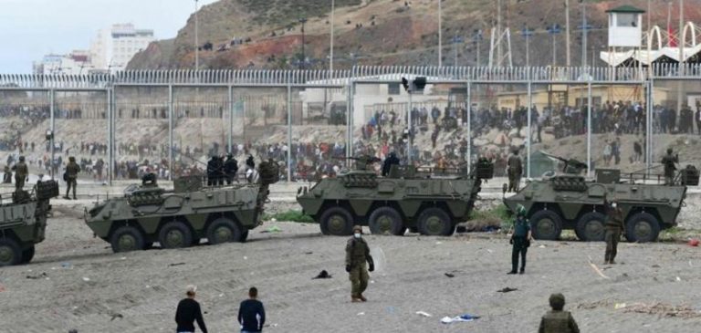 Apdha exige «el cese de las vulneraciones de DDHH» contra los migrantes en Ceuta
