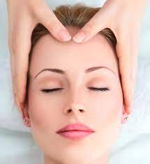 ¿Cómo Realizar Un Masaje Facial Para Rejuvenecer La Cara?