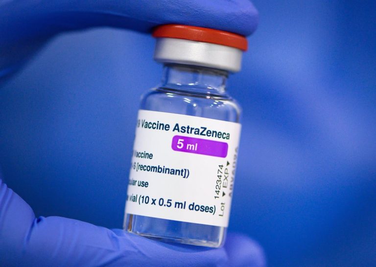 Un estudio arroja más luz sobre la tasa de trombos tras la vacuna de AstraZeneca