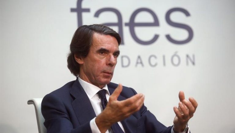 Aznar exige a Sánchez «no abdicar de su responsabilidad» en la crisis de Ceuta