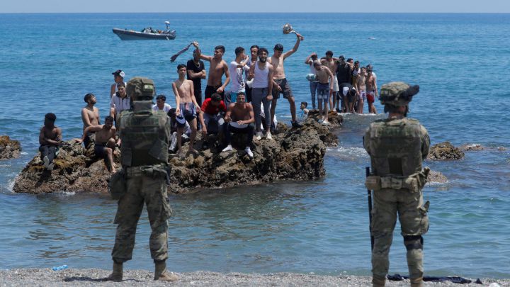 Interior no puede precisar los menores que han entrado en Ceuta