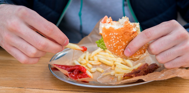 ¿Alimentos Que Debemos Evitar Para Que No Se Eleve Los Niveles De Colesterol?