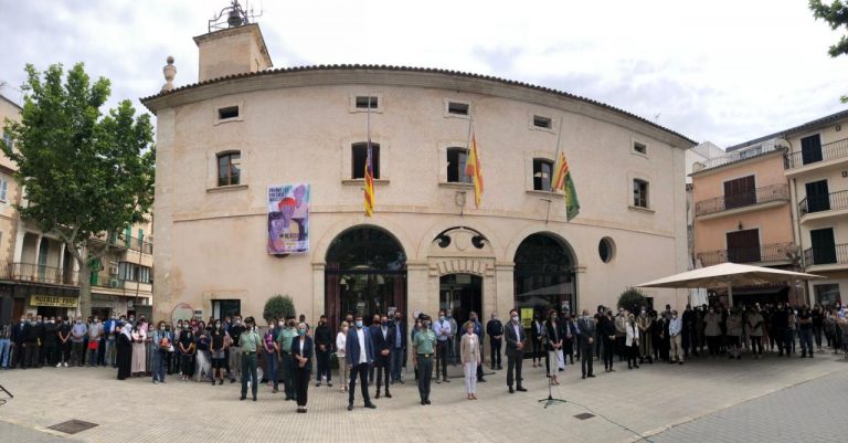 Baleares guarda un minuto de silencio por el asesinato machista de Sa Pobla