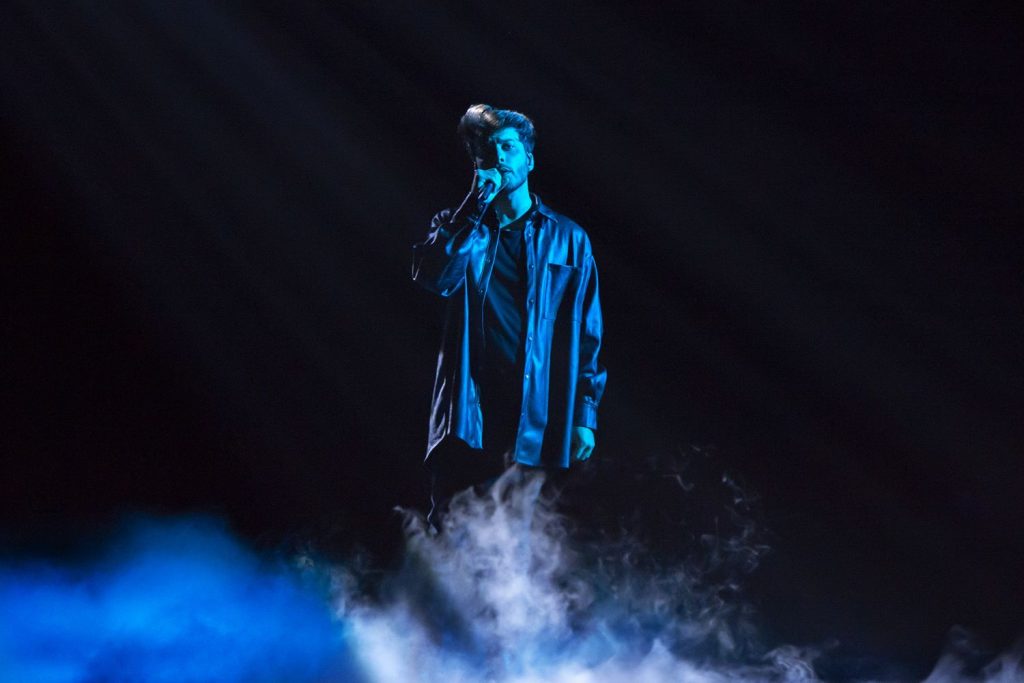 Críticas Por El Planteamiento Escénico De Blas Cantó En Eurovisión
