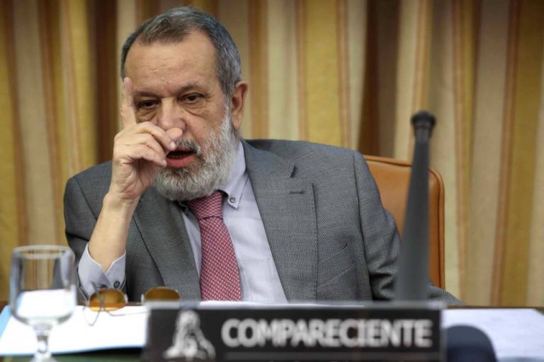 Defensor del Pueblo aconseja reducir plazas en el centro de migrantes de Hortaleza