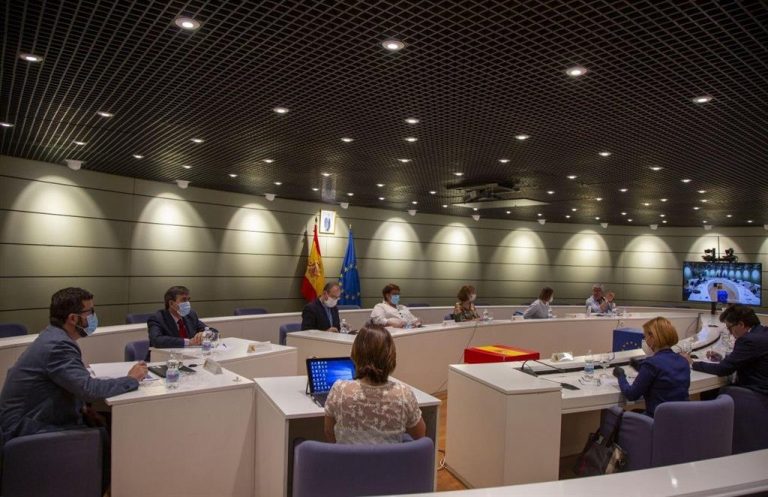 El Gobierno plantea reducir las exenciones de trabajadores que siguen en ERTE