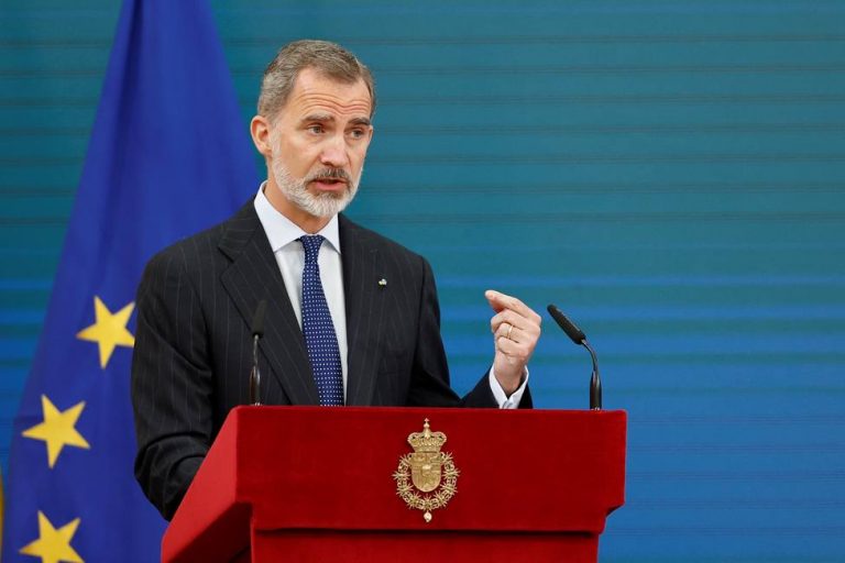 El Rey: Hemos de seguir trabajando para que los científicos ocupen el lugar que les corresponde
