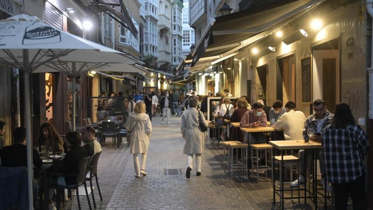El TSJ de Cantabria suspende el cierre de establecimientos a la una de la madrugada