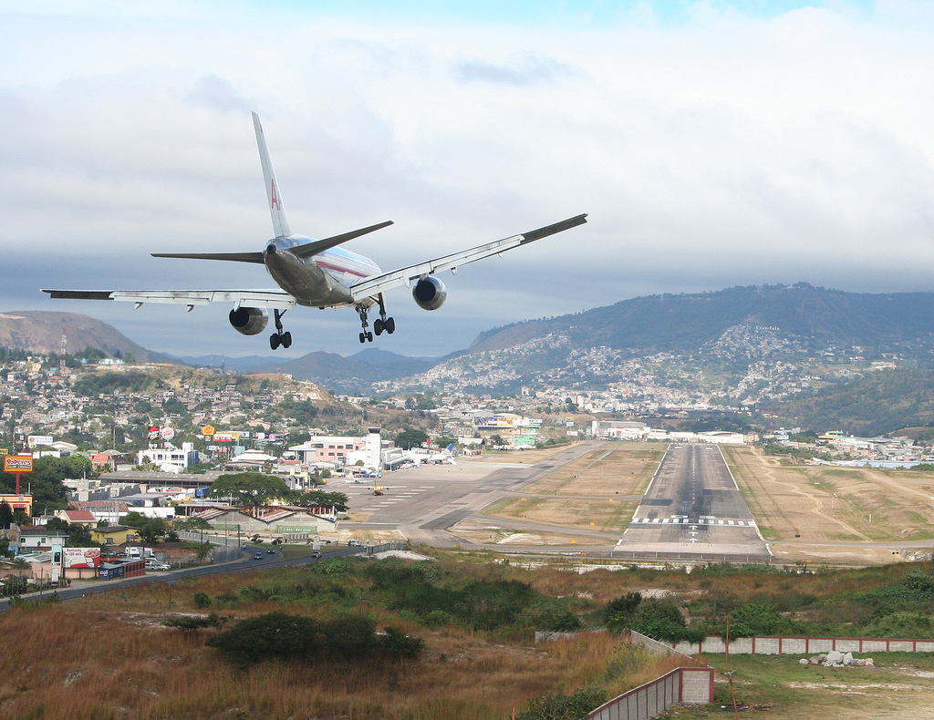 El Aeropuerto Internacional Toncontín, Tegucigalpa (Honduras)