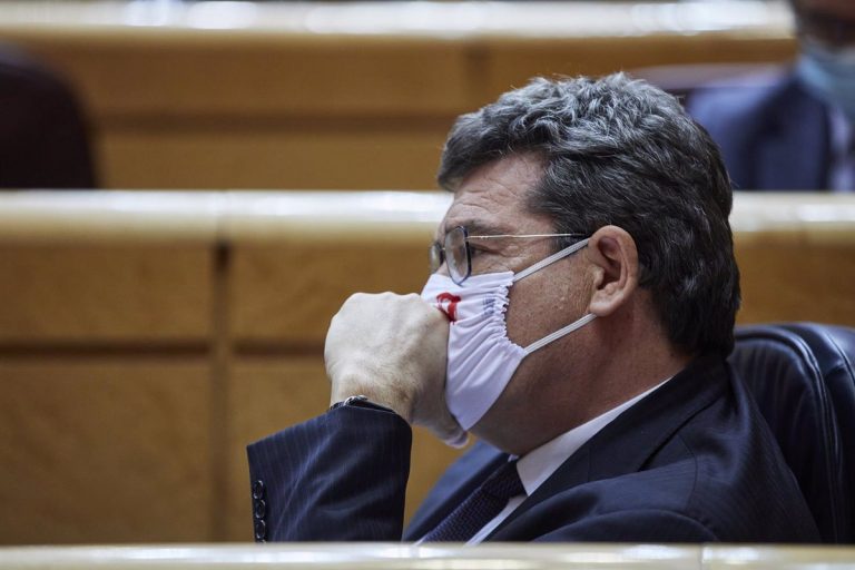 El Gobierno se propone elevar la base máxima de cotización de manera gradual