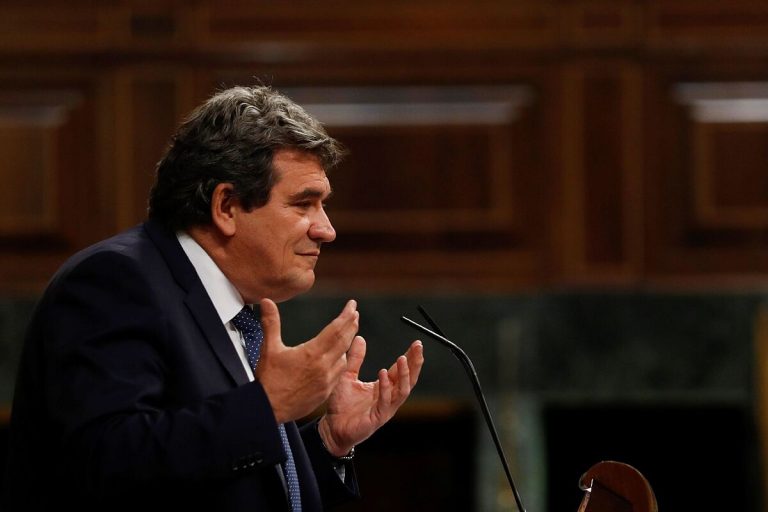 Escrivá dice que las exenciones en ERTE son muy generosas