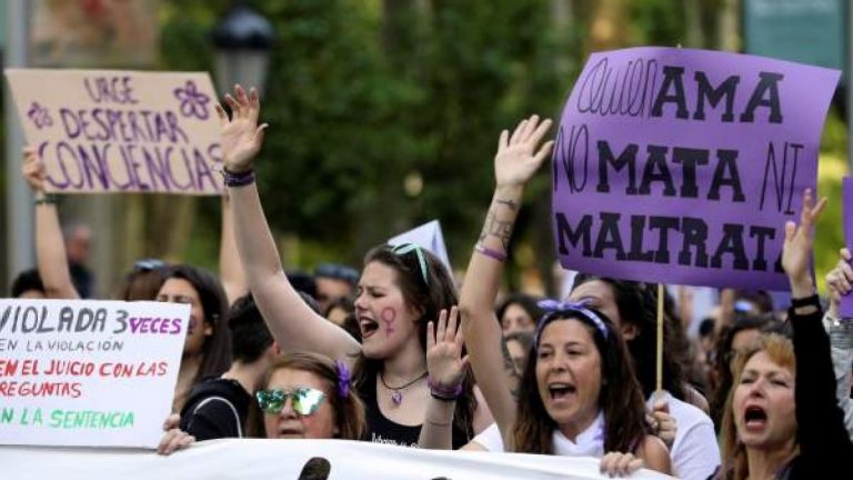 Feministas del PSOE piden «compromiso» a su partido