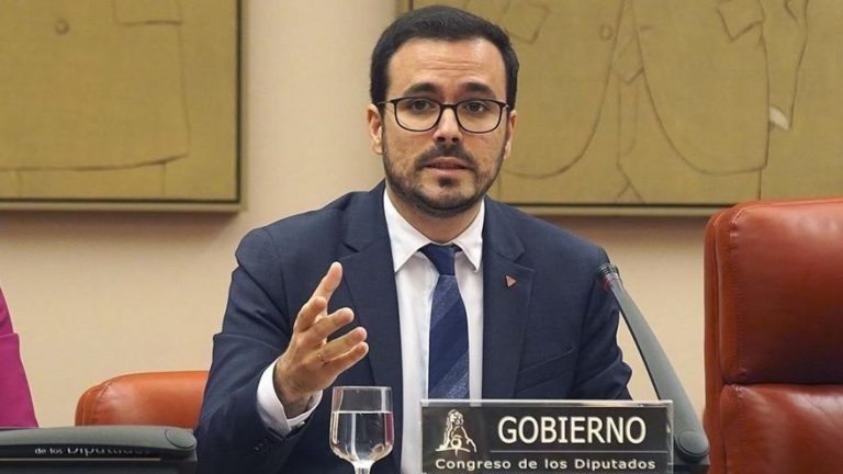 IU Madrid acusa de injerencia a Garzón al cerrar la coalición con Podemos