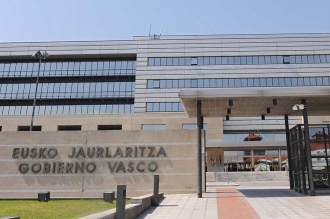 Gobierno Vasco y de Navarra impulsarán iniciativas sobre memoria, víctimas, y DDHH