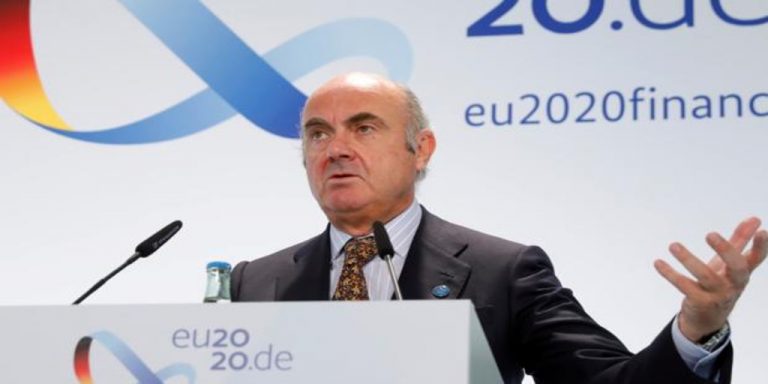 Guindos insta a los bancos a «actuar ya» y de forma «rápida» sobre su baja rentabilidad