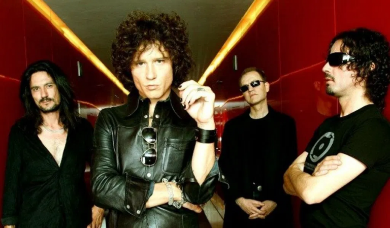 Héroes del silencio en «Silencio y rock & roll», su nuevo lanzamiento