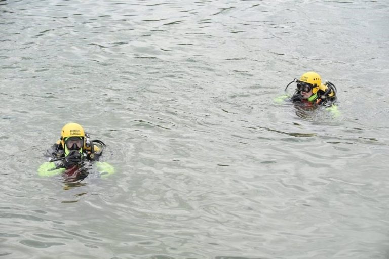 La búsqueda del niño desaparecido en el Ebro cuenta con «todos los medios necesarios»