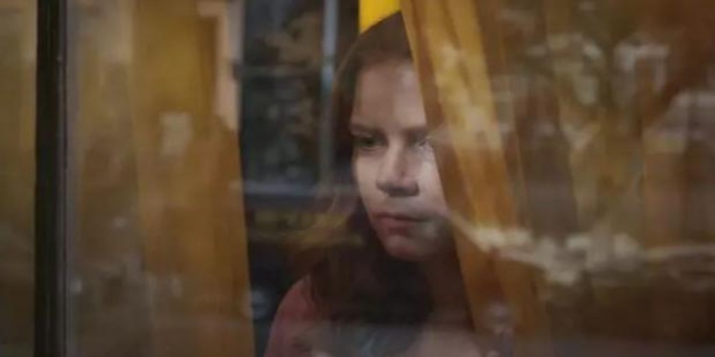 La Historia De La Mujer De La Ventana No Se Mantiene, Por Eso No Conviene Verla